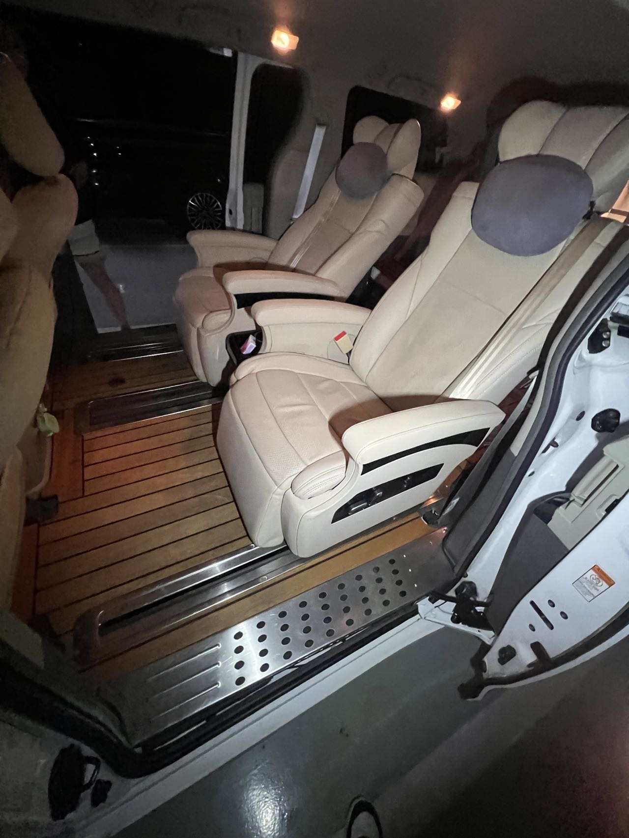 Toyota Sienna (Imported) 2017 Sienna 3.5 LE Mobility Auto Access 2WD 7-seater (U.S. specification) — 8