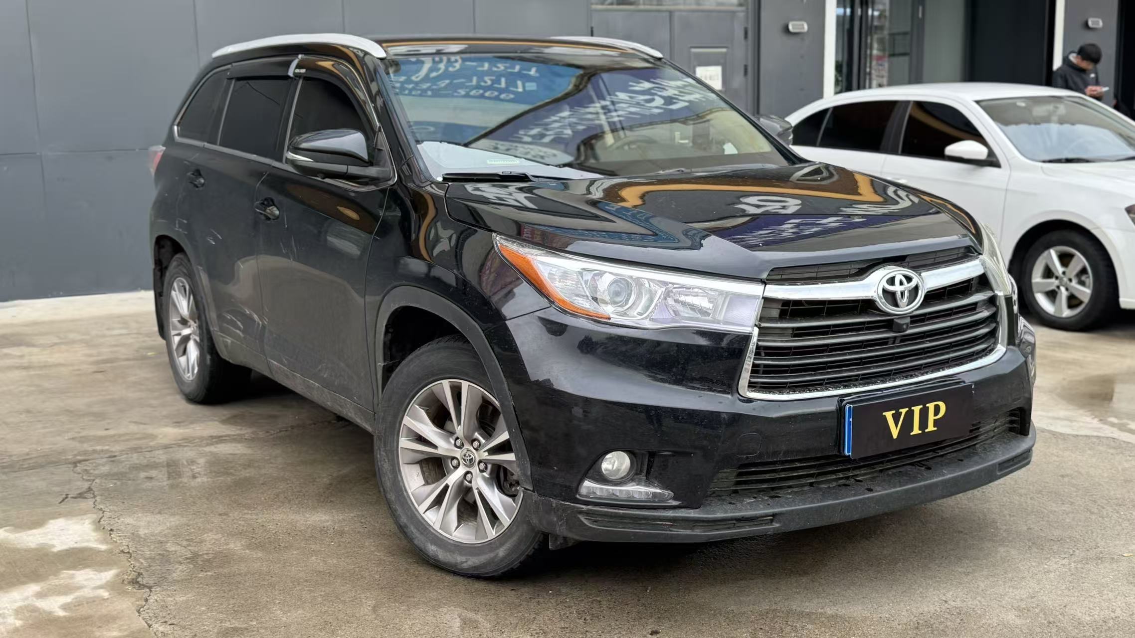 Toyota 2015 Highlander 2.0T 4WD Elite 7-Seater — 3